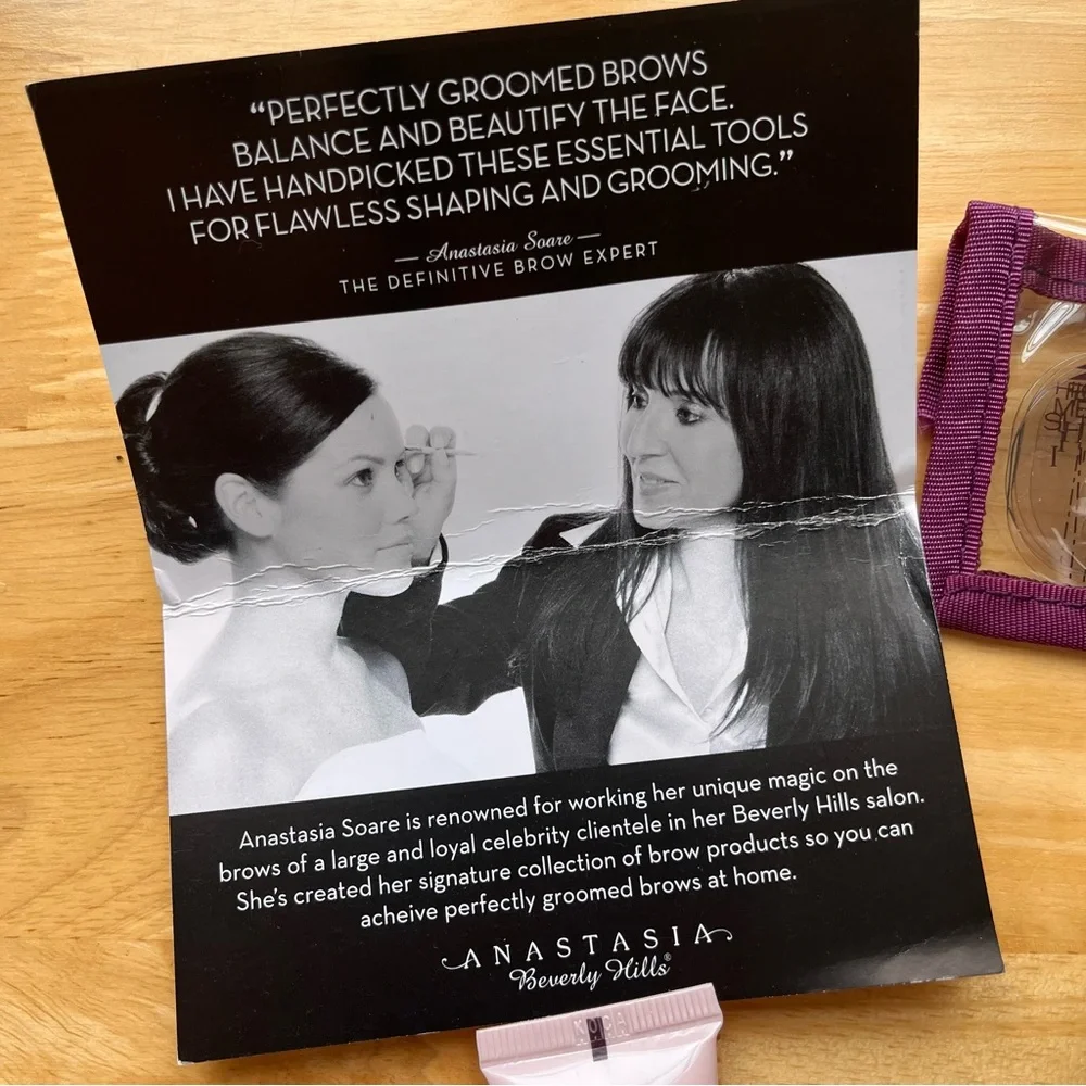 ANASTASIA Beverly Hills ALL IN ONE Brow Kit - Picture 9 of 9